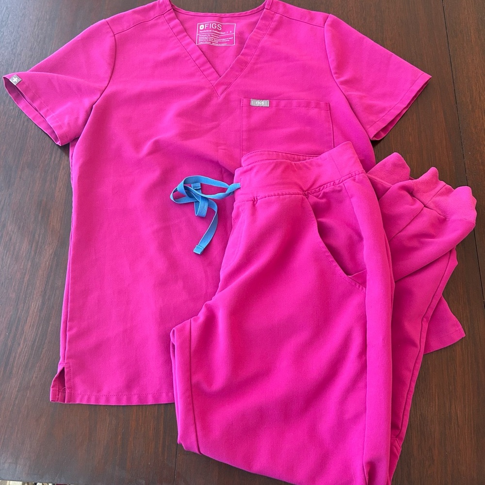 Figs Pink Scrub Set